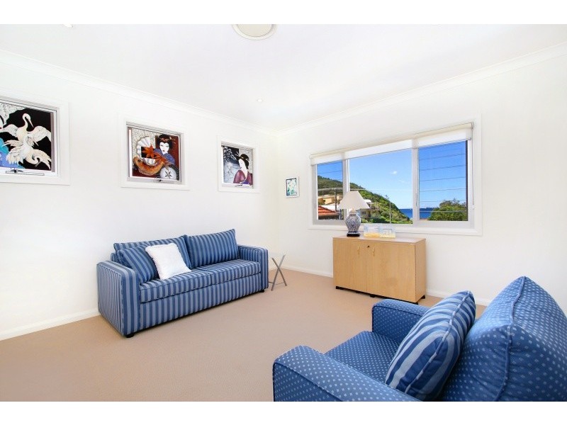 43 North Avoca Parade, North Avoca NSW 2260