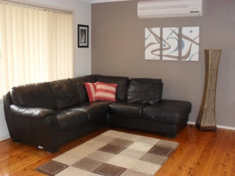 10 Vista Parade, Bateau Bay NSW 2261