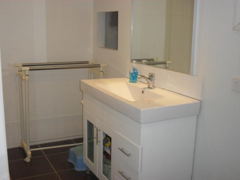 10 Vista Parade, Bateau Bay NSW 2261