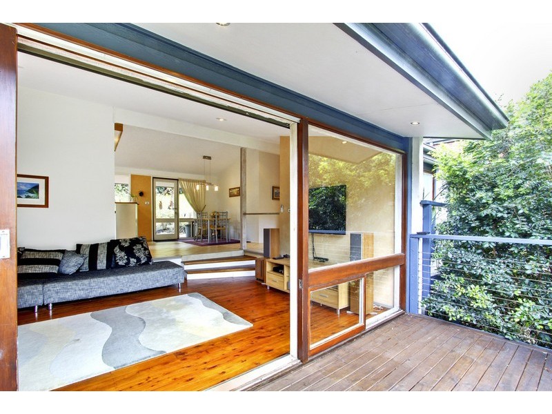 63  Lake Shore Drive, North Avoca NSW 2260