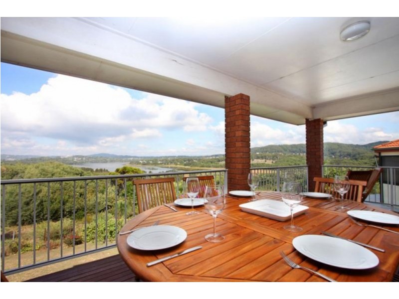 10 Lavina Street, Forresters Beach NSW 2260