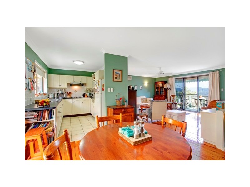 14 Yumbool Close, Forresters Beach NSW 2260