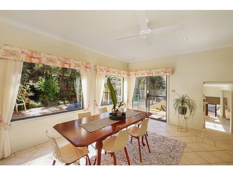 8 Moores Road, Avoca Beach NSW 2251