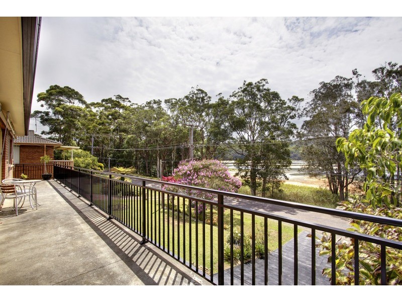 26 Lakeside Drive, Macmasters Beach NSW 2251