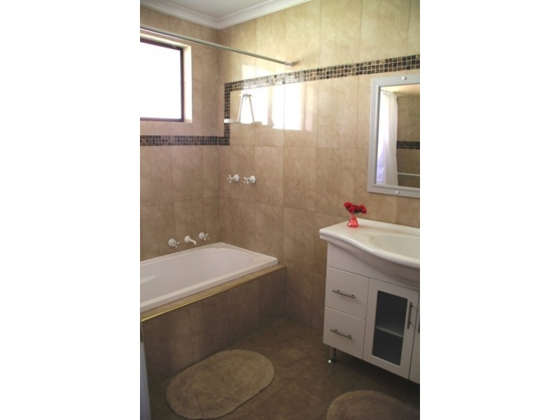 15 Holland Close, Springfield NSW 2250