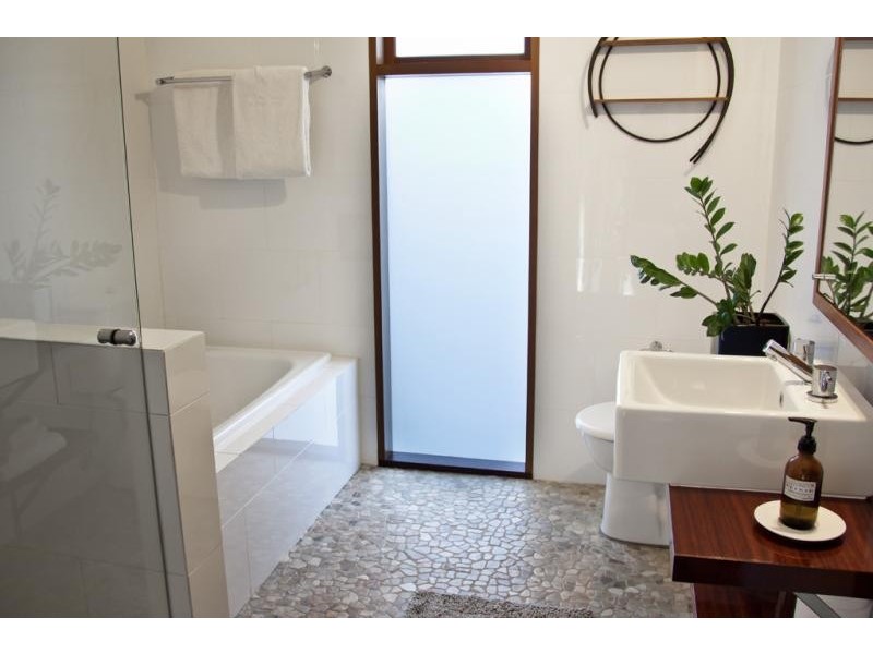 38 Cabbage Tree Avenue, Avoca Beach NSW 2251