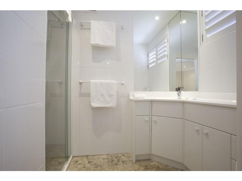 2/32 Campbell Crescent, Terrigal NSW 2260