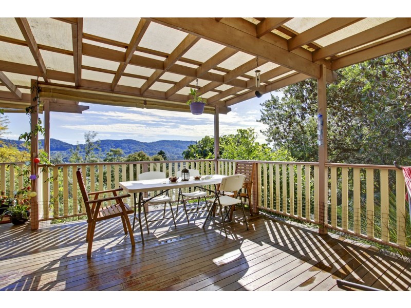 8 Dan Place, Forresters Beach NSW 2260