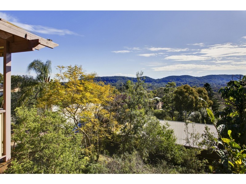 8 Dan Place, Forresters Beach NSW 2260