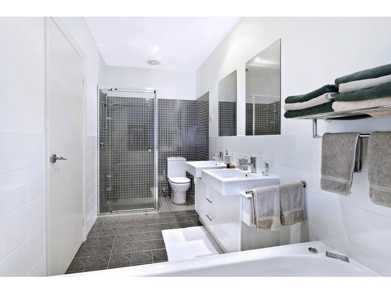 2/42 Kurrawyba Avenue, Terrigal NSW 2260