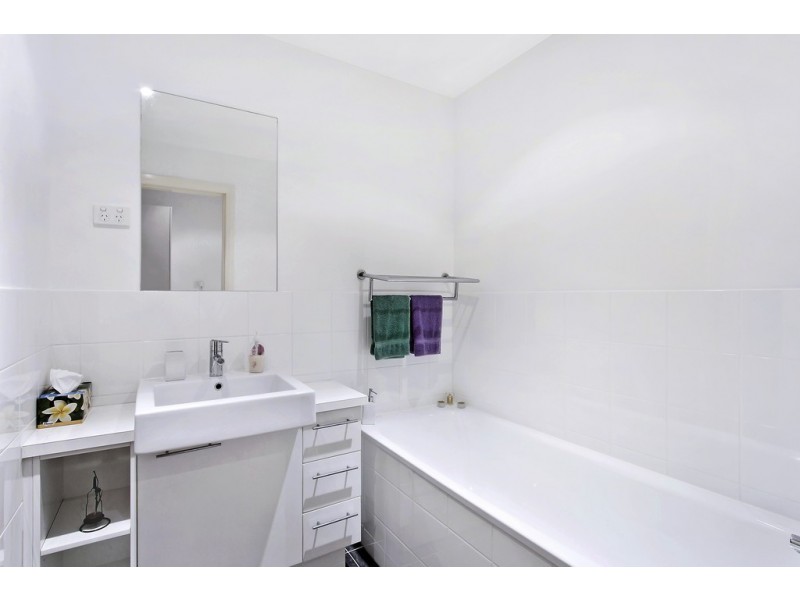 2/42 Kurrawyba Avenue, Terrigal NSW 2260