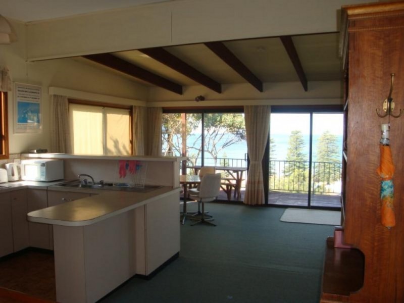 7 Warren, Avoca Beach NSW 2251