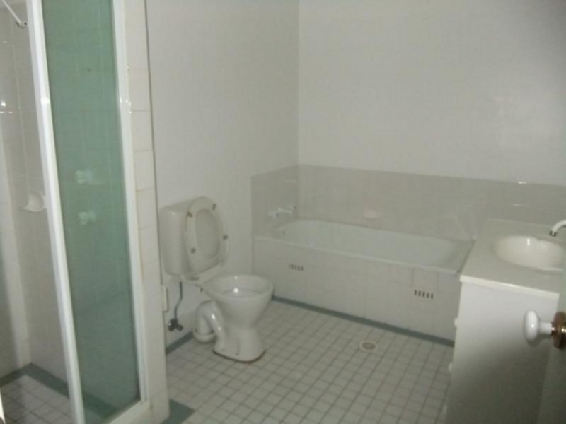 12b McKellar Parade, Point Clare NSW 2250