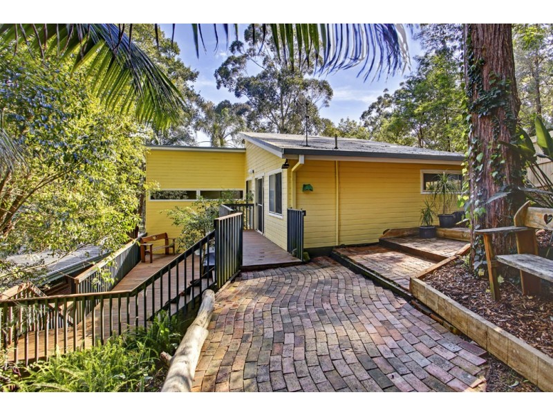 101 Lake Shore Drive, North Avoca NSW 2260