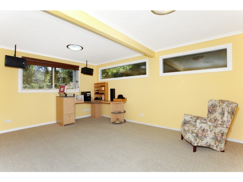 101 Lake Shore Drive, North Avoca NSW 2260