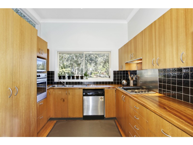 101 Lake Shore Drive, North Avoca NSW 2260