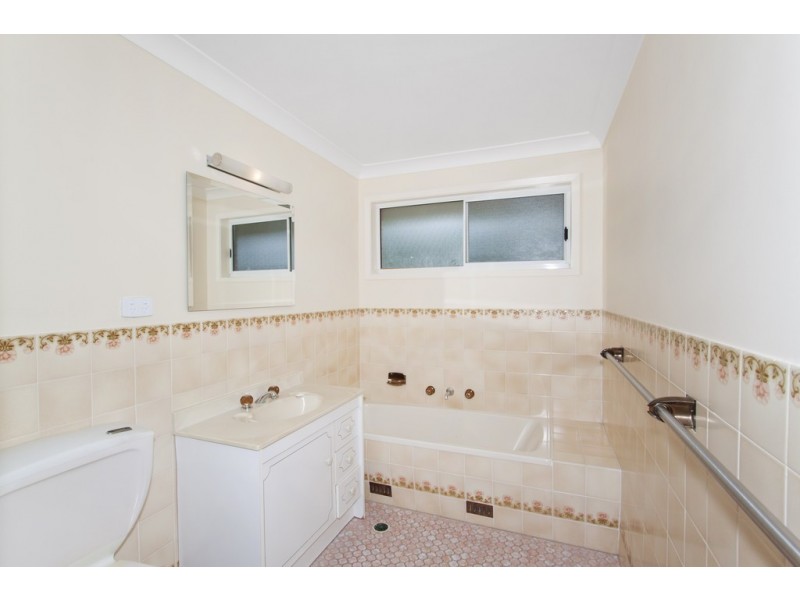 91 Surf Rider Avenue, North Avoca NSW 2260