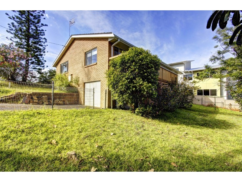 91 Surf Rider Avenue, North Avoca NSW 2260