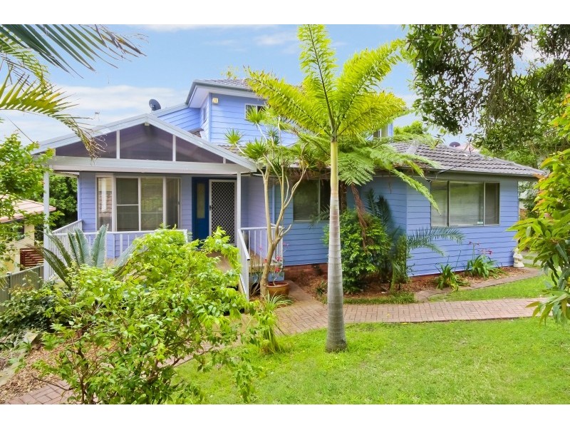 8 Noorong Avenue, Forresters Beach NSW 2260