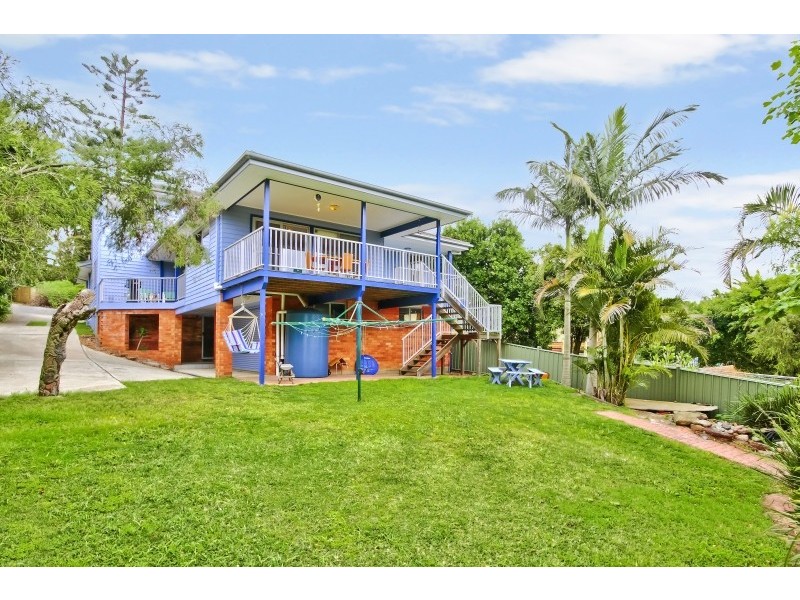 8 Noorong Avenue, Forresters Beach NSW 2260