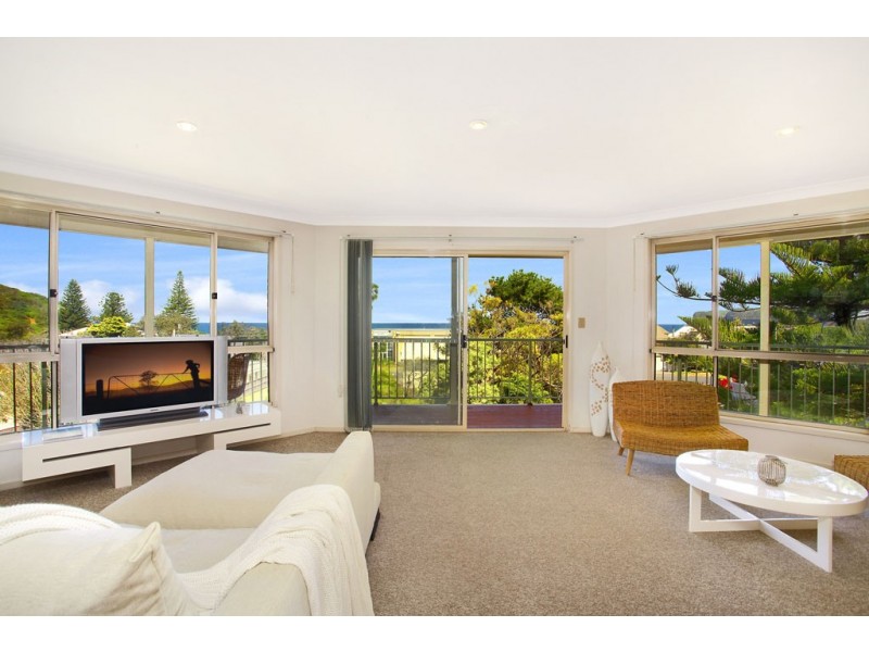 8 Bulbararing Road, North Avoca NSW 2260