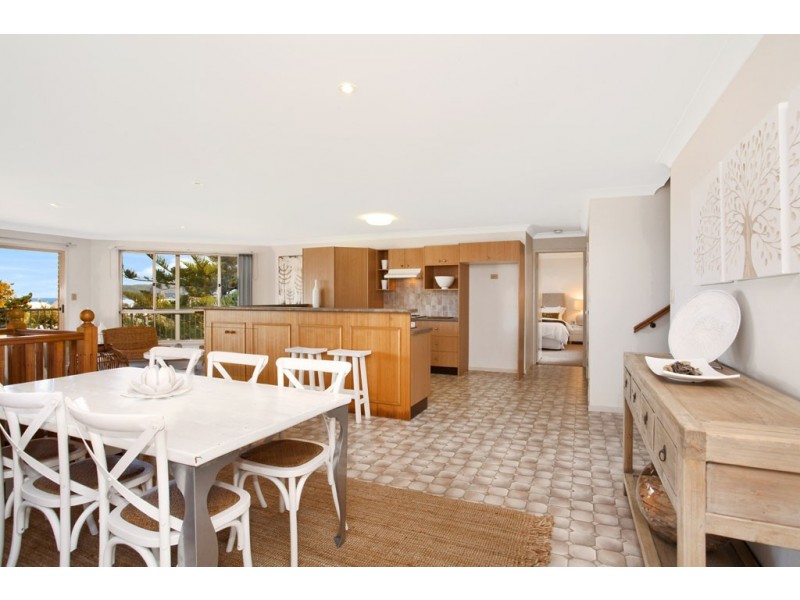 8 Bulbararing Road, North Avoca NSW 2260