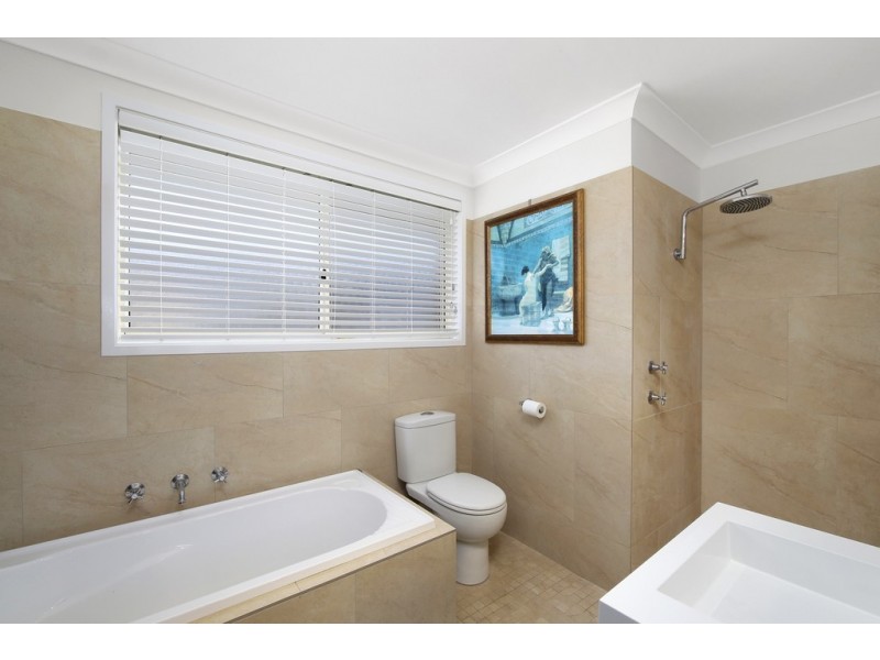 1/14 Henley Avenue, Terrigal NSW 2260