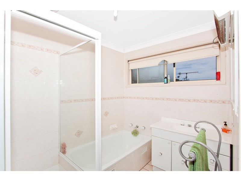 6 Karwin Avenue, Erina NSW 2250