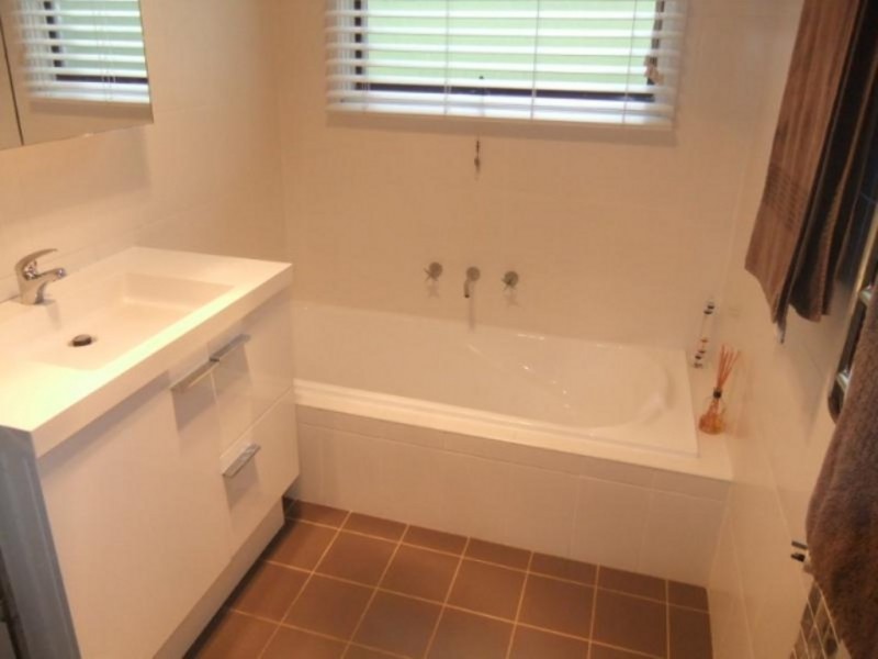 143 Lake Shore Drive, North Avoca NSW 2260