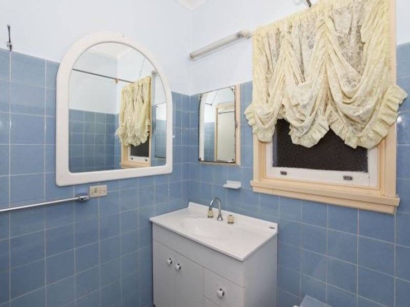 228 Gertrude Street, Gosford NSW 2250