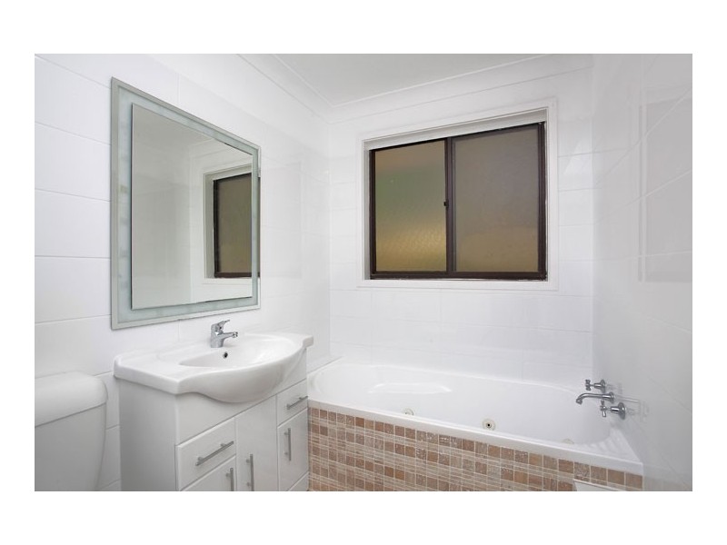 115 Lake Shore Drive, North Avoca NSW 2260