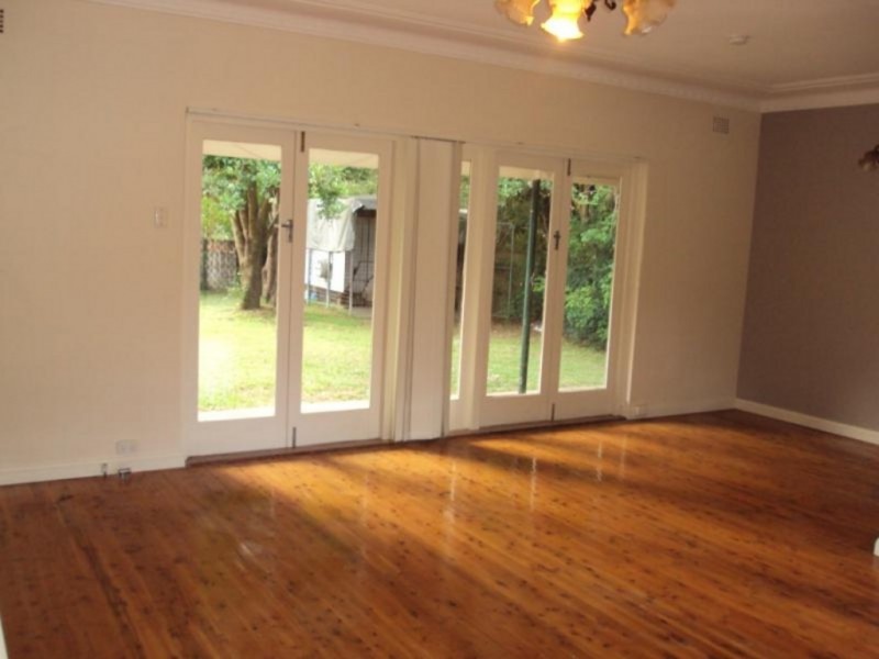 230 Gertrude St, Gosford NSW 2250