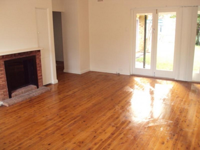 230 Gertrude St, Gosford NSW 2250