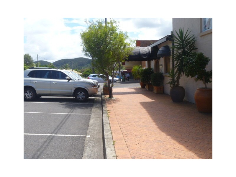 27 Forresters Beach Road, Forresters Beach NSW 2260