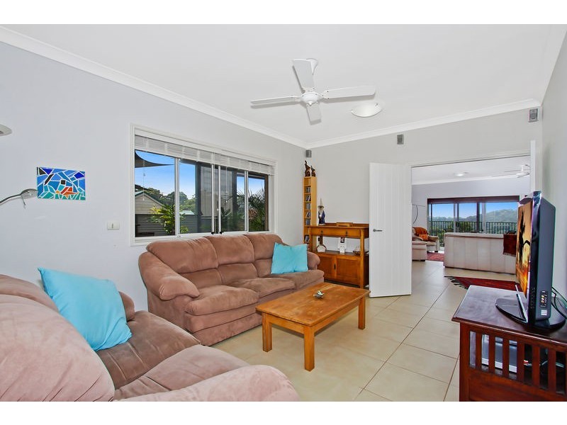 11 Cheswick Street, Avoca Beach NSW 2251