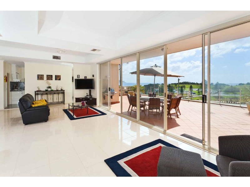1/2 Terrigal Esplanade, Terrigal NSW 2260