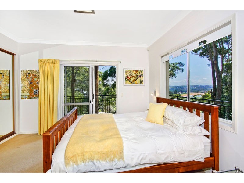 43 Fairscene Crescent, Avoca Beach NSW 2251