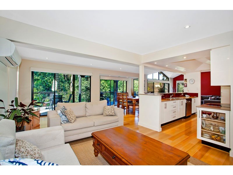 6 Dandenong Close, Avoca Beach NSW 2251