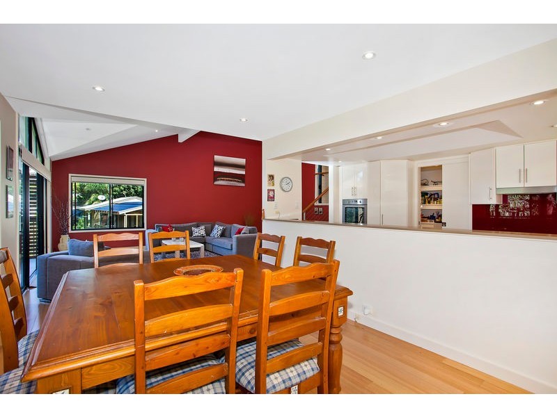 6 Dandenong Close, Avoca Beach NSW 2251