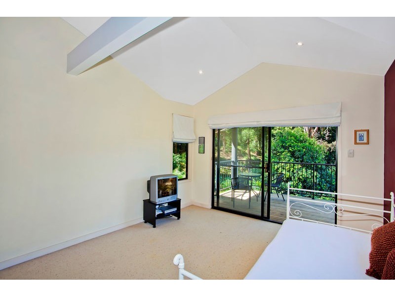 6 Dandenong Close, Avoca Beach NSW 2251