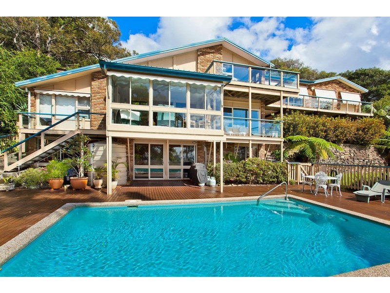 4 Fairscene Crescent, Avoca Beach NSW 2251
