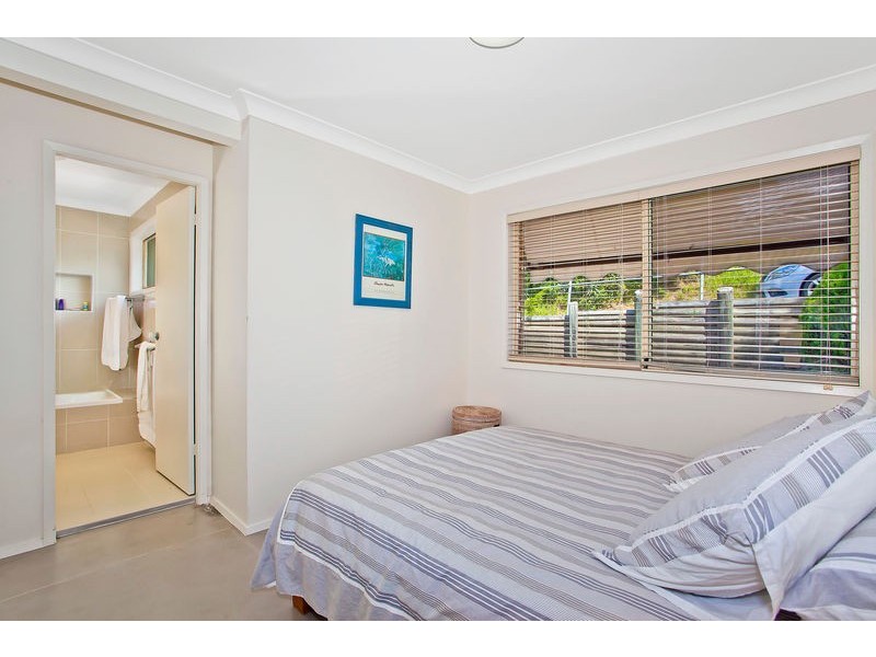 4 Fairscene Crescent, Avoca Beach NSW 2251