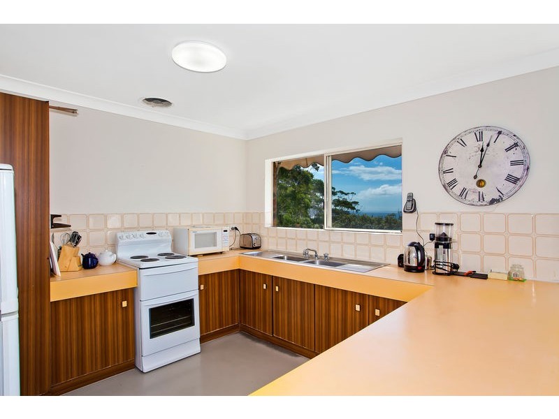 4 Fairscene Crescent, Avoca Beach NSW 2251