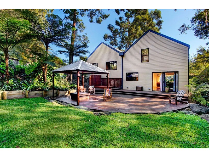 105 Lake Shore Drive, North Avoca NSW 2260