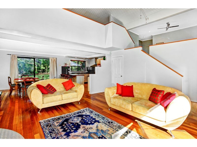 105 Lake Shore Drive, North Avoca NSW 2260