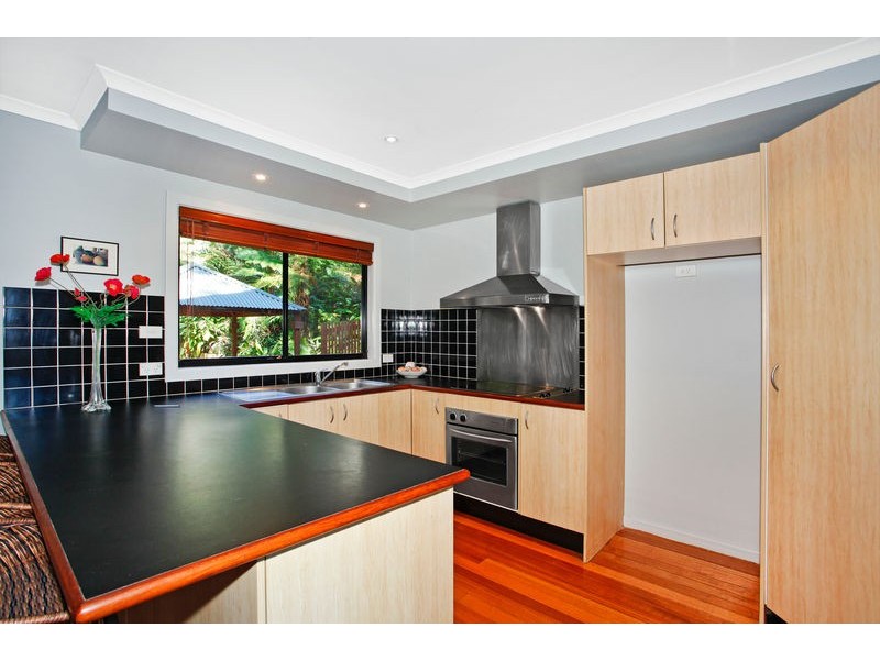 105 Lake Shore Drive, North Avoca NSW 2260