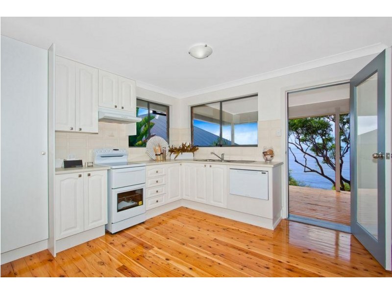 37 Endeavour, Avoca Beach NSW 2251