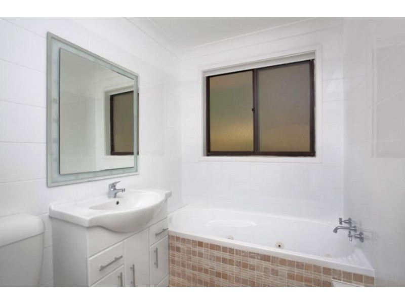 115 Lakeshore Drive, North Avoca, North Avoca NSW 2260