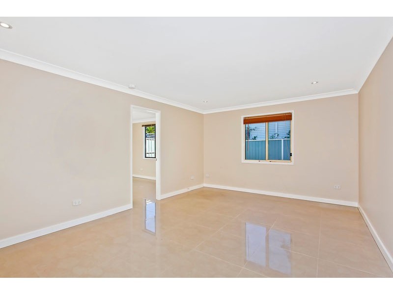 16 Sierra Avenue, Bateau Bay NSW 2261