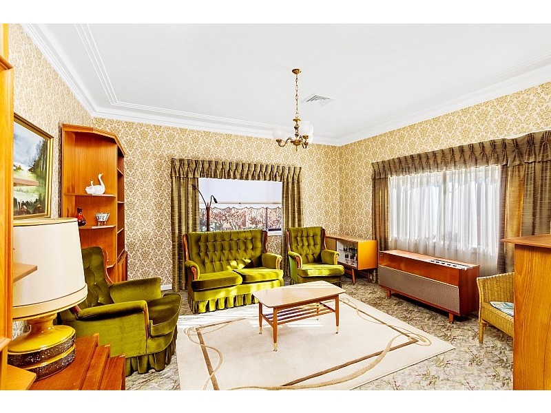 7 Florence Avenue, Point Frederick NSW 2250